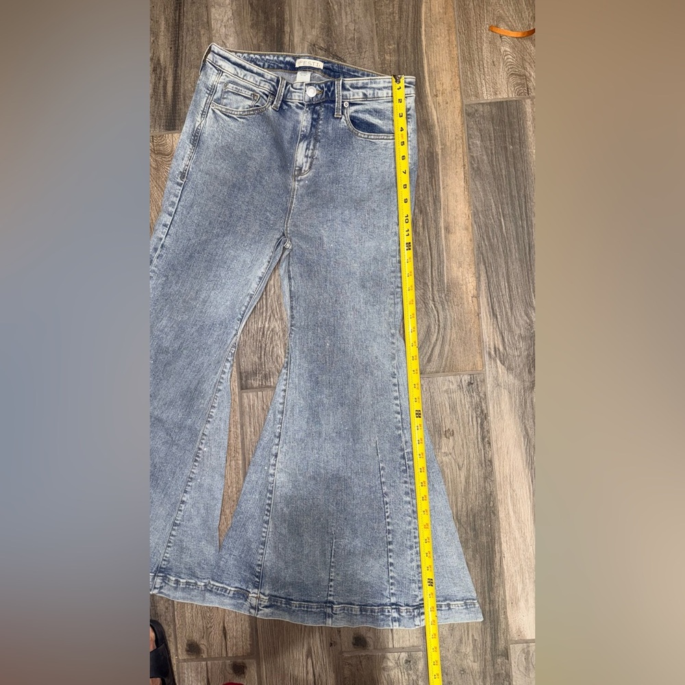Women's  Super Flared Jeans with Glitter
Size 10 - Short Inseam 27 inches - Picture 7 of 16